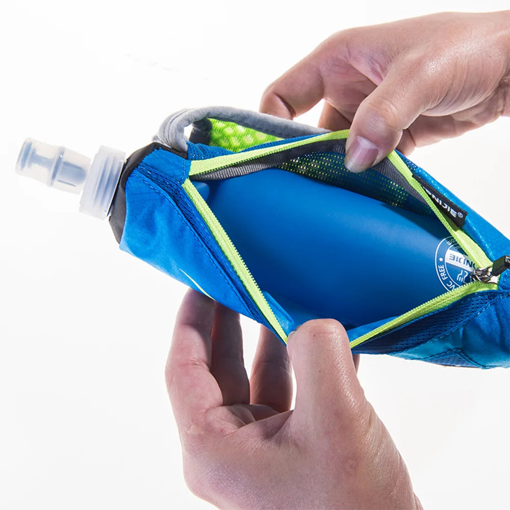 Bouteille de Course à Main FYNIX – 500ml avec Support Poignet – Flacon Souple Hydratation Running & Marathon